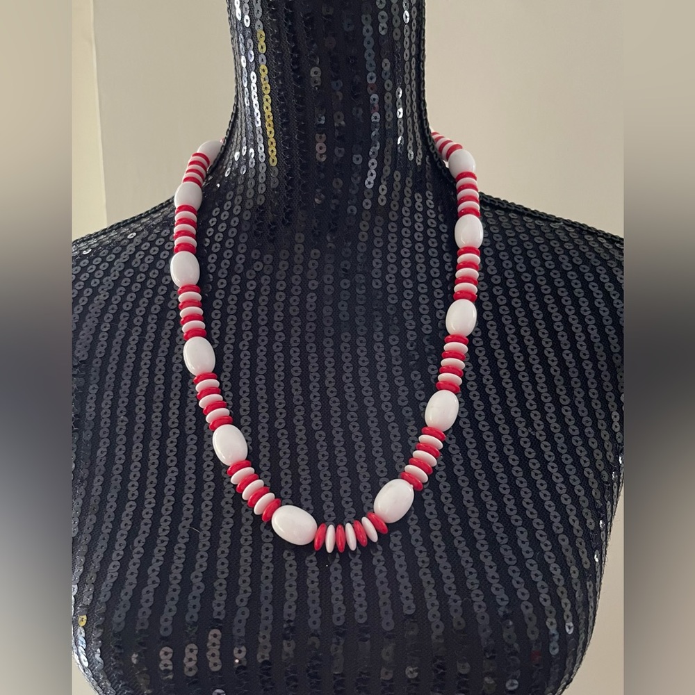 Vintage Red & White Plastic Beaded Necklace 12.5”